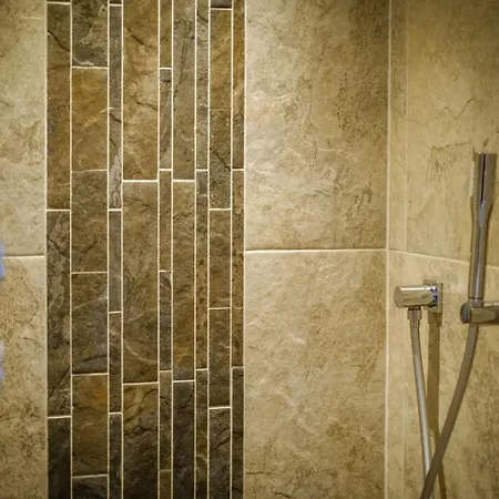 Luxury 1 Bed - Great Location - Peaceful-hot Tub וילה באונס-און-ווינדרמיר