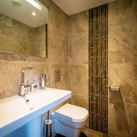 Luxury 1 Bed - Great Location - Peaceful-hot Tub Villa Bowness-on-Windermere