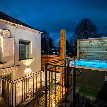 Luxury 1 Bed - Great Location - Peaceful-hot Tub Villa
