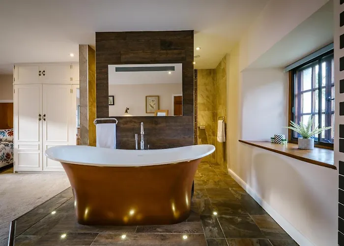 Luxury 1 Bed - Great Location - Peaceful-hot Tub Villa *