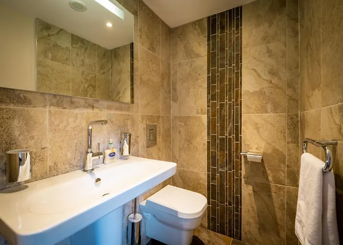 Luxury 1 Bed - Great Location - Peaceful-hot Tub Villa Bowness-on-Windermere