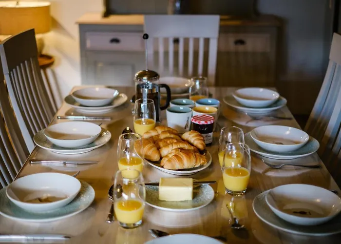 Luxury 1 Bed - Great Location - Peaceful-hot Tub Villa Bowness-on-Windermere