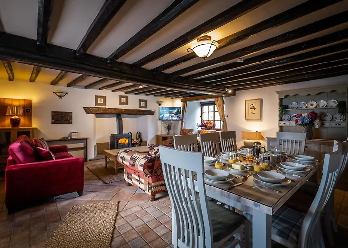 Villa Luxury 1 Bed - Great Location - Peaceful-hot Tub *