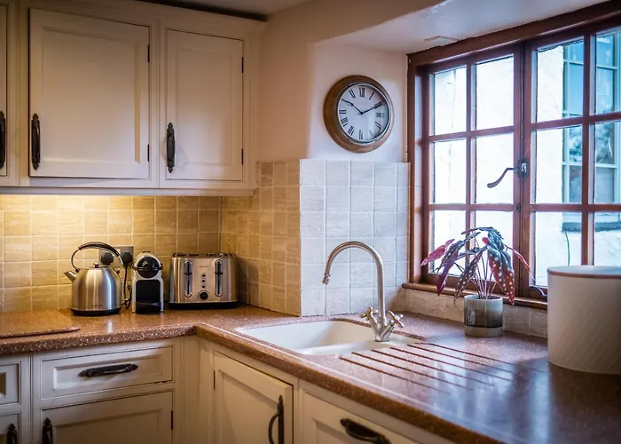 Luxury 1 Bed - Great Location - Peaceful-hot Tub Villa *