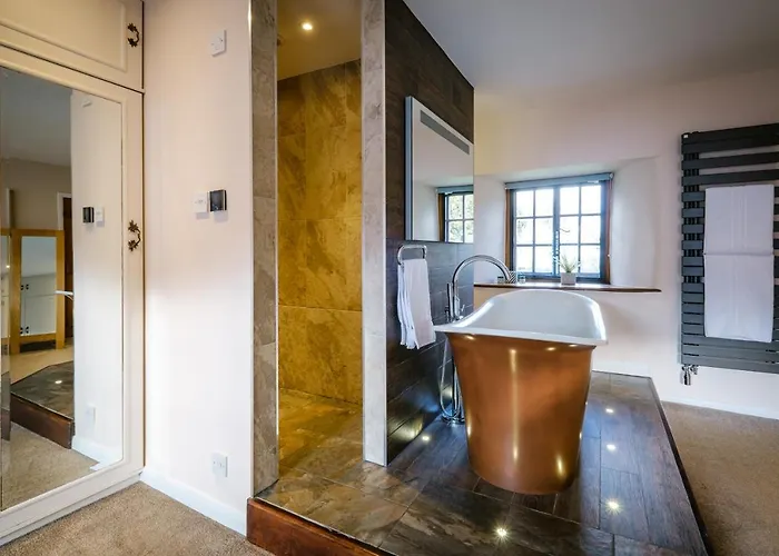 Villa Luxury 1 Bed - Great Location - Peaceful-hot Tub