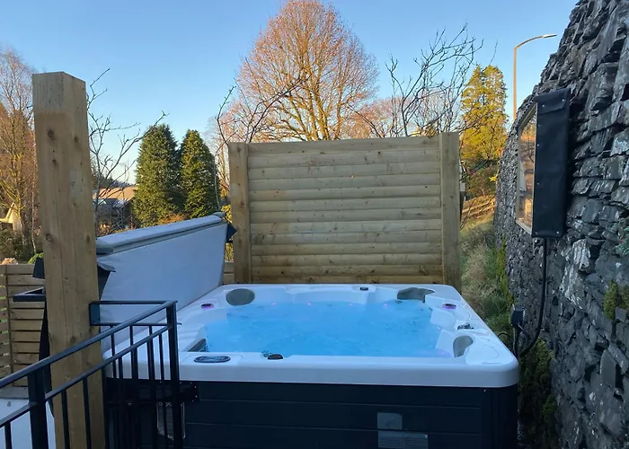 Villa Luxury 1 Bed - Great Location - Peaceful-hot Tub *