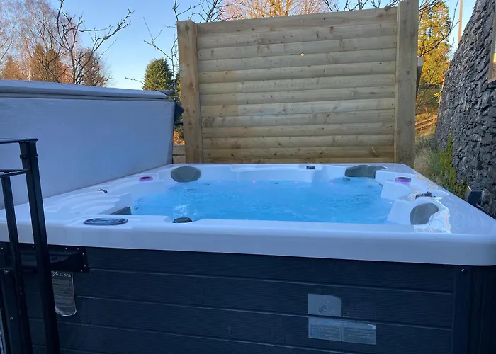 Luxury 1 Bed - Great Location - Peaceful-hot Tub Villa *