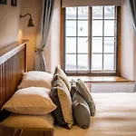 Luxury 1 Bed - Great Location - Peaceful-hot Tub * Bowness-on-Windermere