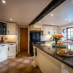 Luxury 1 Bed - Great Location - Peaceful-hot Tub