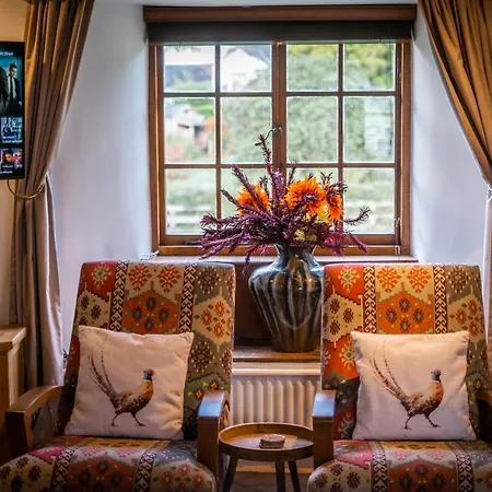 Luxury 1 Bed - Great Location - Peaceful-hot Tub 빌라 보우네스온윈더미어